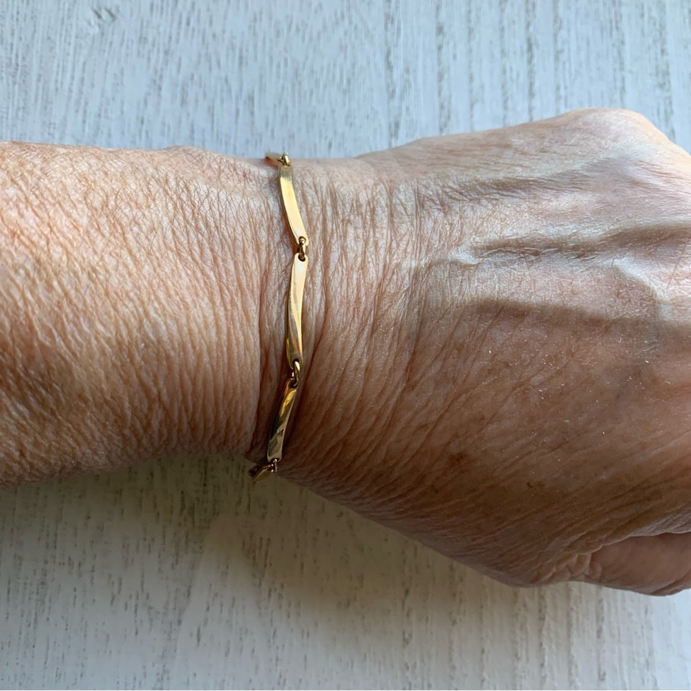 Vintage AVON Gold Link Bracelet